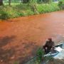 Sudah Dua Kali Air Sungai di Jombang Berubah Jadi Merah Darah, Penyebabnya Masih Misterius