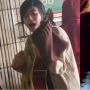 Wanita Pengamen Jalanan Ini Curi Perhatian, Suara Merdunya Disebut Mirip Nike Ardilla