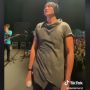 Viral Konser Anji Putar Lagu 'Begitu Sulit Lupakan Reyhan' Jadi Sorotan, Netizen: Anji Juara