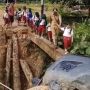 Jembatan Angkanyar Landak Ambruk, Video Siswa Sekolah Dasar Kesulitan Akses Jalan Bikin Netizen Pilu Hati