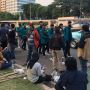Tak Ada Aksi Bakar Ban dan Spanduk, Mahasiswa dari BEM SI yang Demo di Depan Gedung DPR Bubarkan Diri