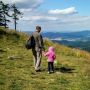 Usia Berapa Bayi Boleh Naik Gunung? Awas Balita Bisa Hipotermia