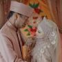 Akui Tanpa Pansos, Ini Kisah Cinta Surya Manurung dan Istrinya