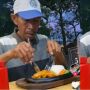 Kisah Hidupnya Bikin Haru Warganet, Pria Ini Senang Saat Diajak Makan Steak