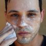 4 Dampak Terlalu Sering Mencuci Muka, Bikin Jerawatan?