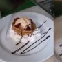 Terlalu Semangat Hias Kue Pakai Cokelat, Malah Berakhir Gagal Estetik
