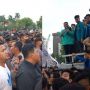 Pria Berkaos Putih Diduga Polisi Tantang Orator BEM SI Kerakyatan: Kau Anak Kemarin Sore, Kalau Berani Turun Sini!