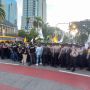 Demo Ricuh Gegara Adu Dorong hingga Ribut Mulut, Massa BEM SI Kerakyatan Kini Dikepung Aparat