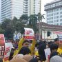 Protes Kerap Dihalau Kawat Berduri Tiap Demo Jokowi di Istana, Massa Mahasiswa Pilih Dekati Gedung Bank Indonesia