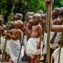 Aksi Anak-anak di India Memperingati Hari Ulang Tahun Mahatma Gandhi