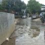 Lagi-lagi Terendam Banjir, Warga Pondok Karya Mampang Prapatan Hanya Bisa Pasrah