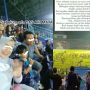 Suami-Istri dan Anak Balita Selamat di Tragedi Maut Stadion Kanjuruhan: Setahu Kami Suporter Mau Salaman Bukan Rusuh