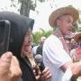 Momen Ganjar Pranowo Panen Cabai dan Ikan