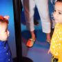 Jalan-Jalan Seru Lihat Hewan Laut di Akuarium, 5 Momen Playdate Rayyanza dan Ukkasya