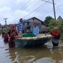 Kisah Warga Putussibau di Tengah Banjir, Terpaksa Membawa Jenazah Menggunakan Perahu