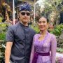 Rayakan Ultah ke-13 Pernikahan, Happy Salma Pasang Foto Lawas Saat Dinikahi Pangeran Bali