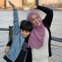 9 Potret Anak Artis Bareng Pengasuh, Akrabnya Bikin Iri Banyak Orang