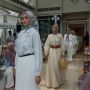 Terinspirasi dari Kota Paris Abad-15, Intip Manisnya Busana Modest Wear untuk Liburan Akhir Tahun