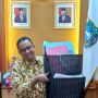 Anies Pamer Buku Jan Pieterszoon Coen dan Catatan Rapat di Hari Terakhir Menjabat