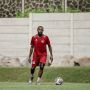 Lama Pensiun dari Timnas, Inikah Mobil Sederhana Penghuni Boaz Solossa?