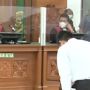 Gestur Bharada E Saat Berhadapan dengan Majelis Hakim di Sidang Perdana Pembunuhan Brigadir J Jadi Sorotan Publik