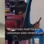 Viral Gaya Random Bocil Saat Main HP, Orang Dewasa Geleng-Geleng Lihatnya