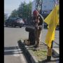 Skill Pengamen Main Biola di Jalan Raya Ini Bikin Salut, Warganet: Ngasih Uang Lebih Enggak Berasa Rugi