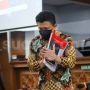 Bukan karena Rahasia, Kompolnas Klaim Ferdy Sambo Tenteng Buku Hitam karena Tak Ada Ajudan