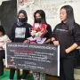 Ada Yang Dari Surabaya, Perempuan Fans Bharada E Ikut Hadir Di PN Jaksel: Kami Ingin Dia Bebas