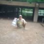 Ubud Banjir, Gedung Parkir Utara Monkey Forest Terendam Air Setinggi Pinggang