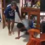 Ketiduran di Ruang Tamu, Saat Dibangunkan Malah Mau Loncat ke Jendela