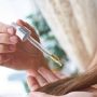 6 Manfaat Castor Oil: dari Mengatasi Rambut Rontok hingga Meredakan Jerawat