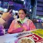 Bukan Restoran Mewah, Nagita Slavina Lebih Pilih Borong Jajanan Kaki Lima di Korea Selatan