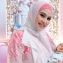 Kartika Putri Tak Balas Lucinta Luna yang Mau Cipika Cipiki, Begini Hukum Bersentuhan dengan Lawas Jenis dalam Islam