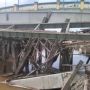 Pekerja Bangunan yang Tertindih Kerangka Beton Jembatan di Banjarmasin Seorang Kepala Proyek, Pengerjaan Dihentikan