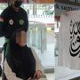 Wanita Nekat Kibarkan Bendera HTI di BRK Syariah saat Apel Santri NU