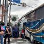 Bus Pariwisata Terbakar di Dekat Tugu Adipura, Sempat Bikin Macet Jalan