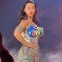 Mata Kanan Katy Perry Gak Bisa Dibuka, Fans Khawatir Penyanyi Itu Sebenarnya Robot