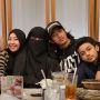 Gantikan Peran Ayah, Momen Abidzar Al Ghifari Gendong Adiba Khanza Bikin Haru