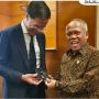 Viral Ringtone Nokia Pak Bas saat Dampingi Jokowi, Ini HP Rp 250.000 Milik Menteri PUPR