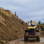 Material Longsor Menimbun Jalur Menghubungkan Mamuju dan Majene Mulai Dibersihkan