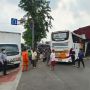 Brakk! Bus Tabrak Dealer Mobil Di Jatinegara, Lima Kendaraan Rusak