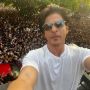 Ultah ke-57, Rumah Shah Rukh Khan Masih Dibanjiri Ribuan Penggemar