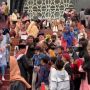 Wisudawan UAD Jogja Ini Didatangi Muridnya, Warganet: Ikut Terharu Lihatnya