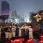 Menantu Rizieq jadi Imam, Massa GNPR Hujan-hujanan Salat Magrib Berjemaah di Jalanan