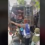 Bukan Kaleng-kaleng, Bocah Ini Pulang Sekolah Dijemput Pakai Truk Fuso