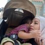 Bawa Anak saat Umrah, Paula Verhoeven Ungkap Kesabarannya sedang Dilatih