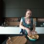 Siapkan Makan Siang Bersama, 5 Momen Nikita Willy Masak Bareng Baby Izz