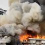 Kobaran Api Bakar Balai Kota Bandung, Penampakan Tiga Sosok Ini Bikin Heran Publik: Woles Banget Ngobrol