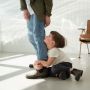 Cara Tangani Anak Tantrum, Orang Tua Wajib Super Tenang!